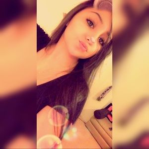 Meet your Posher, Hallie